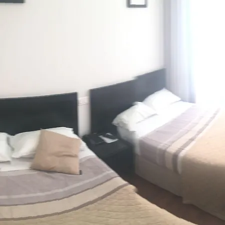 Cosmotel 3* פריז