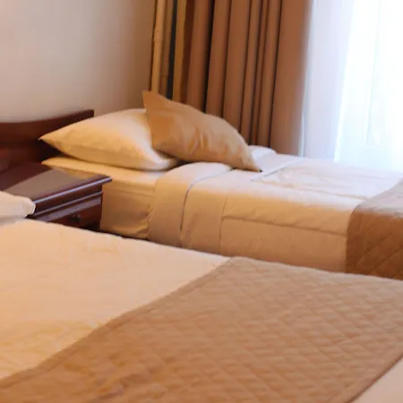 Cosmotel מלון 3*