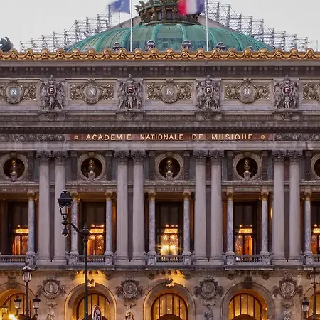 Cosmotel Marais Republique Otel 3*