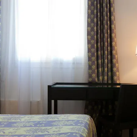 Hotel Cosmotel Marais Republique Paris