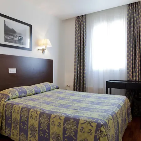 Cosmotel Marais Republique 3* باريس