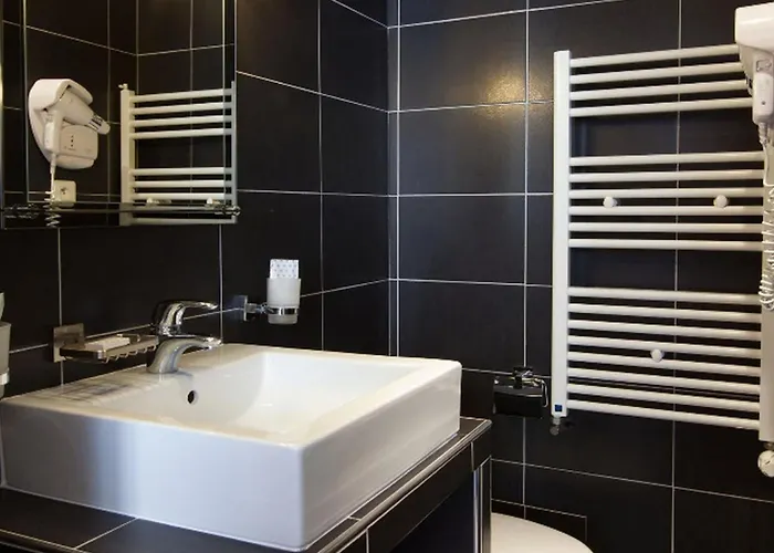 Cosmotel 3* Παρίσι