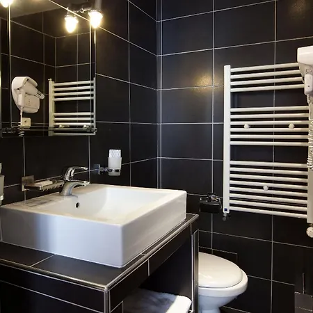 Cosmotel 3* Paris