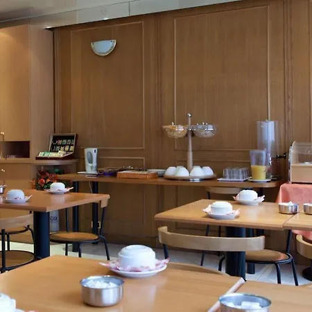 Cosmotel Hotel Paris