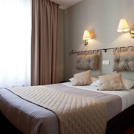 Cosmotel Hotel Paris