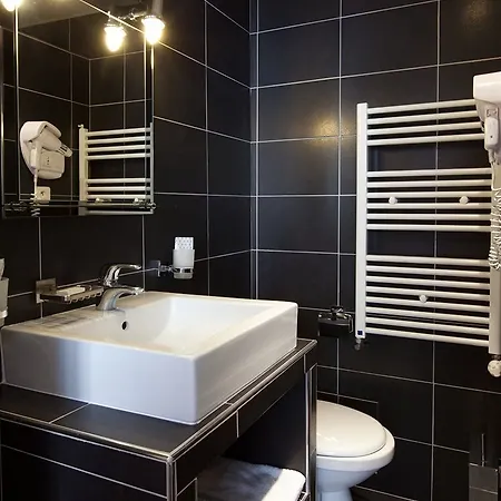 Cosmotel 3* Paris