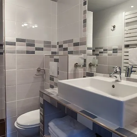Cosmotel Hotel Paris